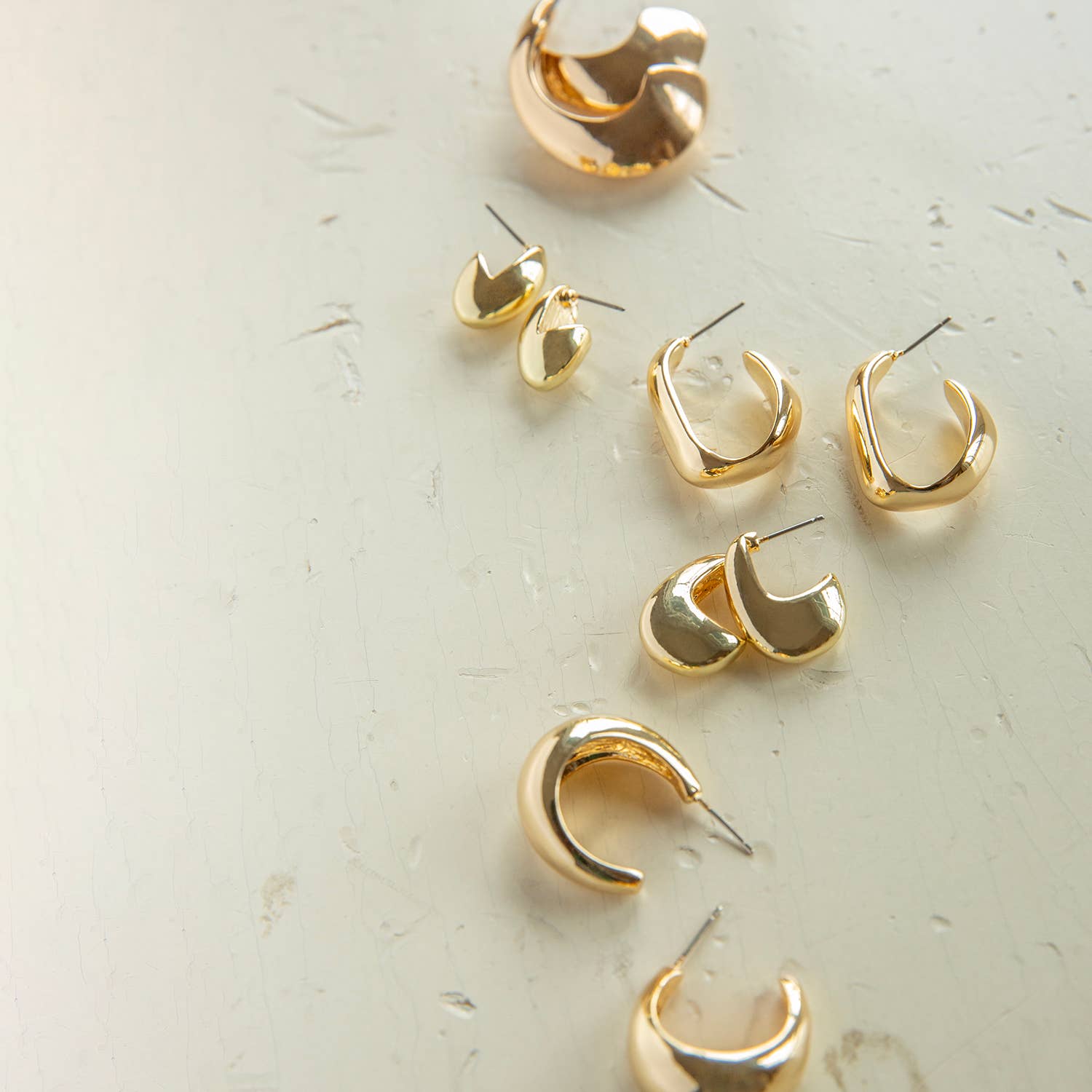 Elongated bean post earring