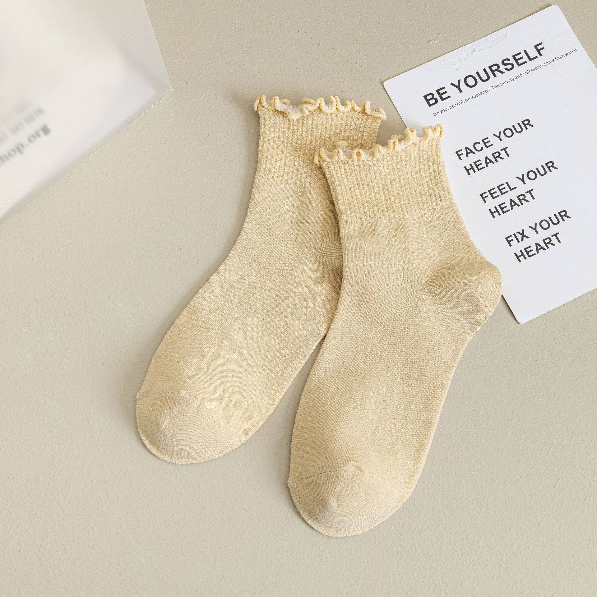 SOLID COLOR RUFFLE ANKLE SOCKS