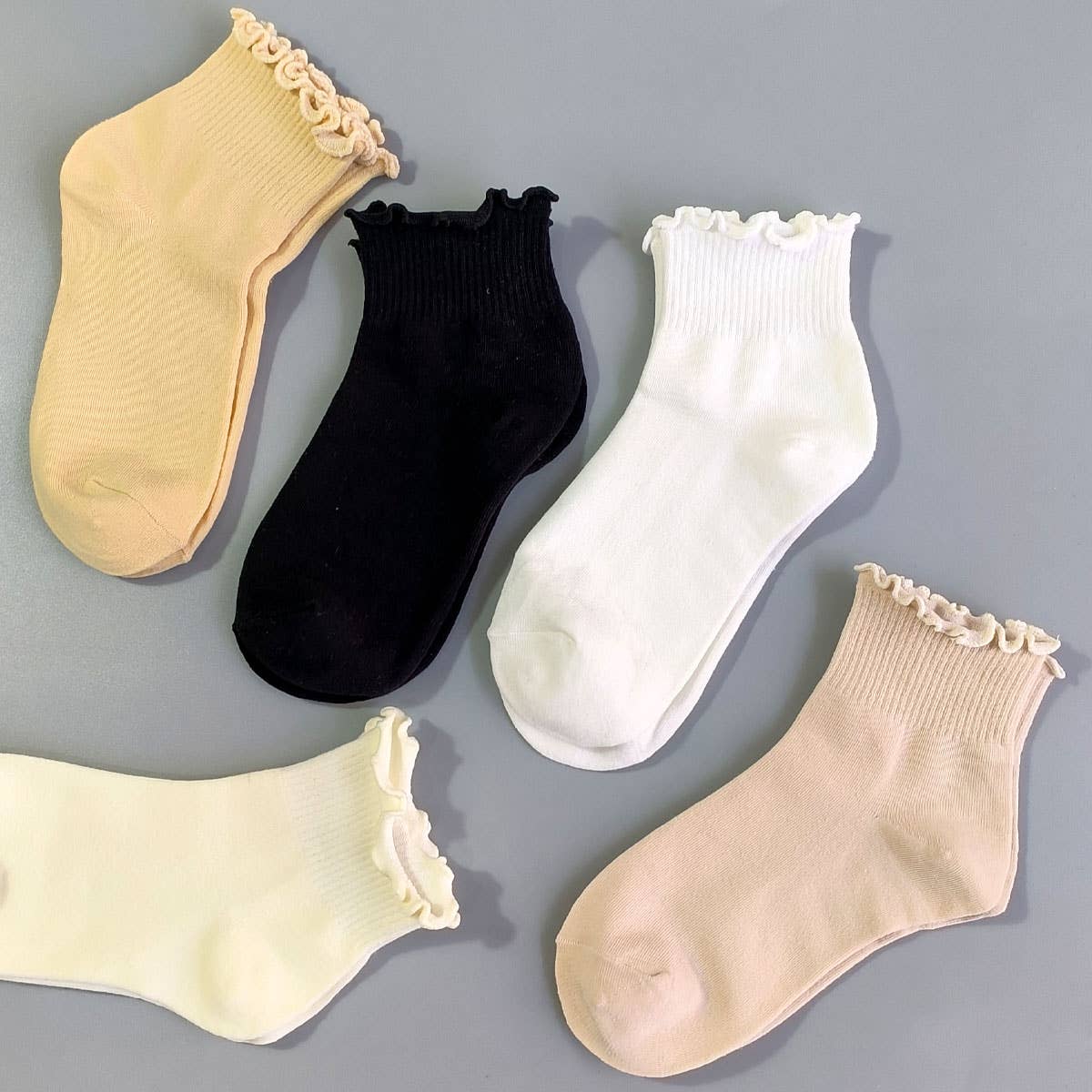 SOLID COLOR RUFFLE ANKLE SOCKS