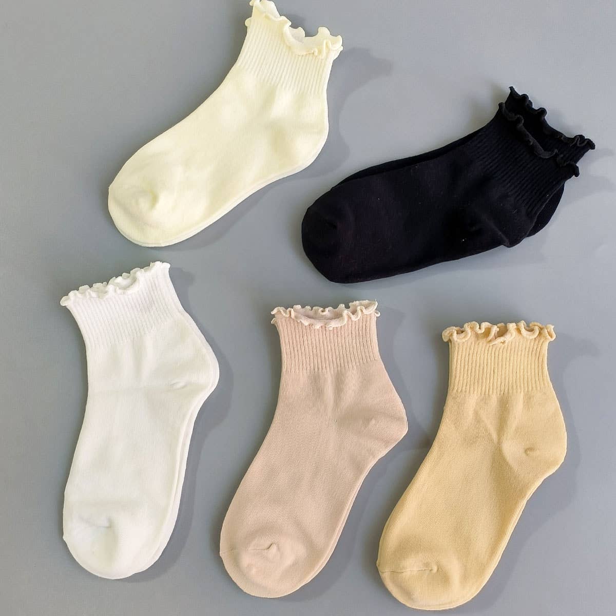 SOLID COLOR RUFFLE ANKLE SOCKS