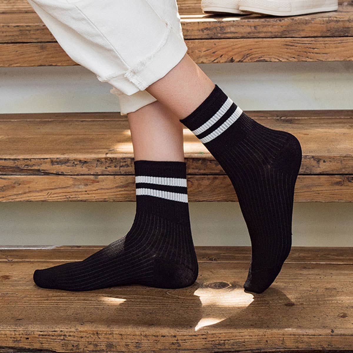 Classic Striped Pattern Crew Socks