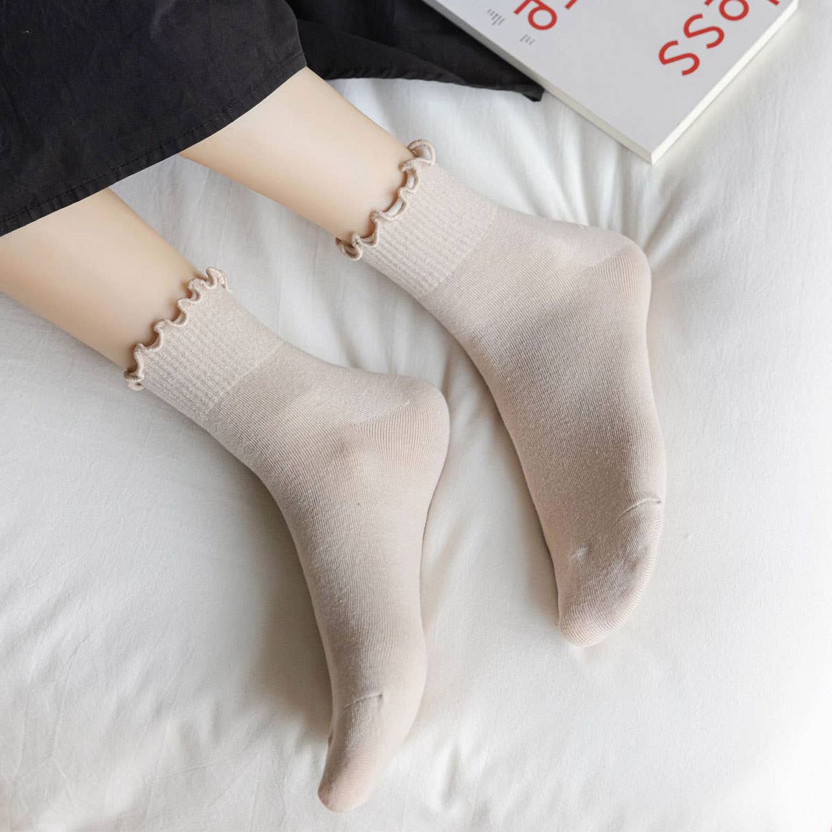 SOLID COLOR RUFFLE ANKLE SOCKS