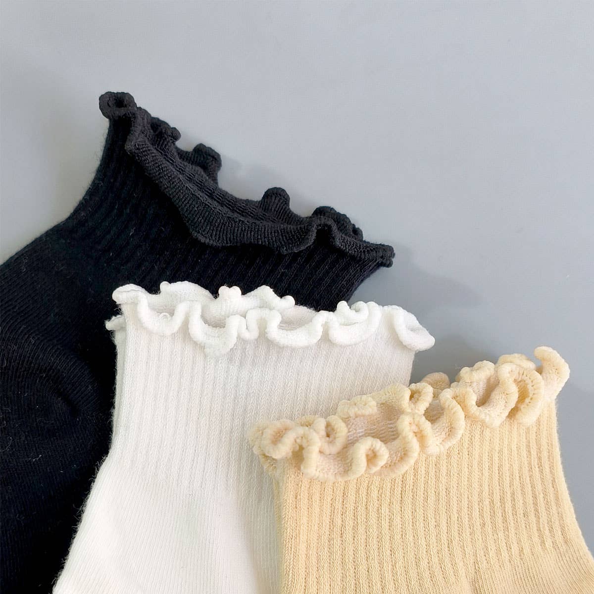 SOLID COLOR RUFFLE ANKLE SOCKS