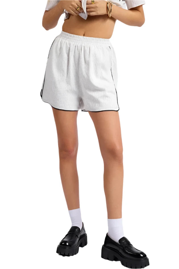 SHORTS With CONTRAST PIPING