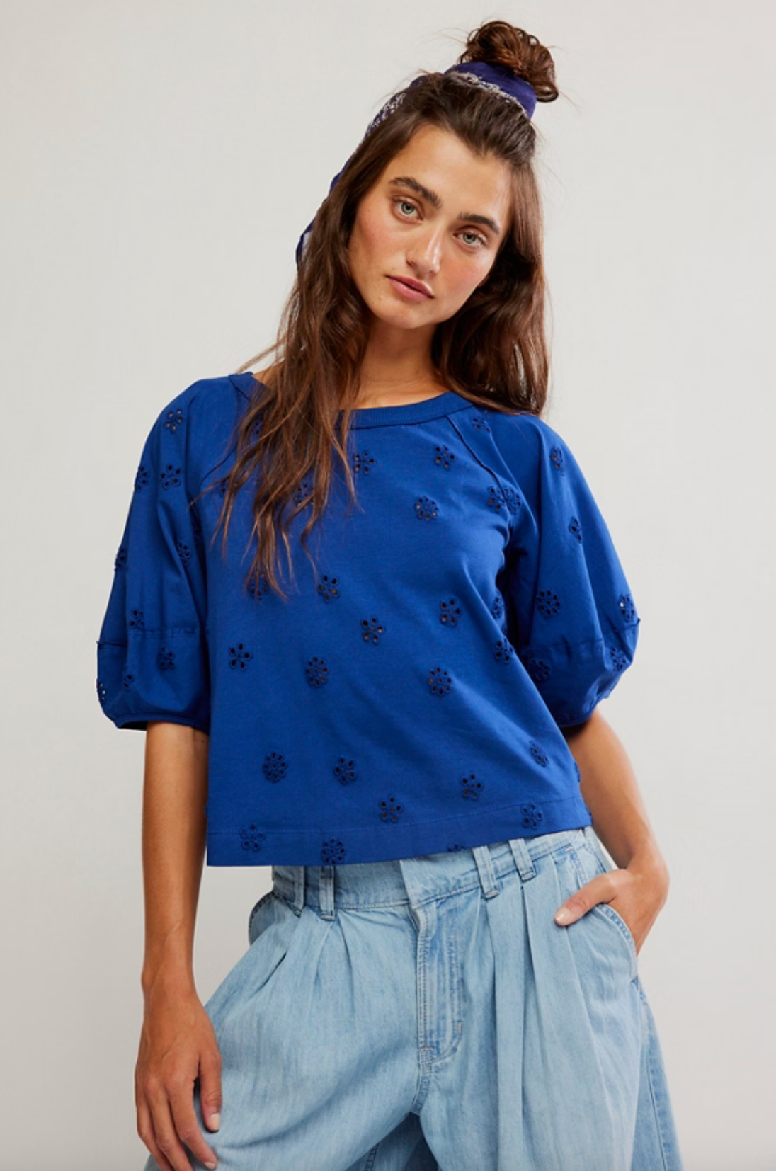 JESSIE EYELET TEE