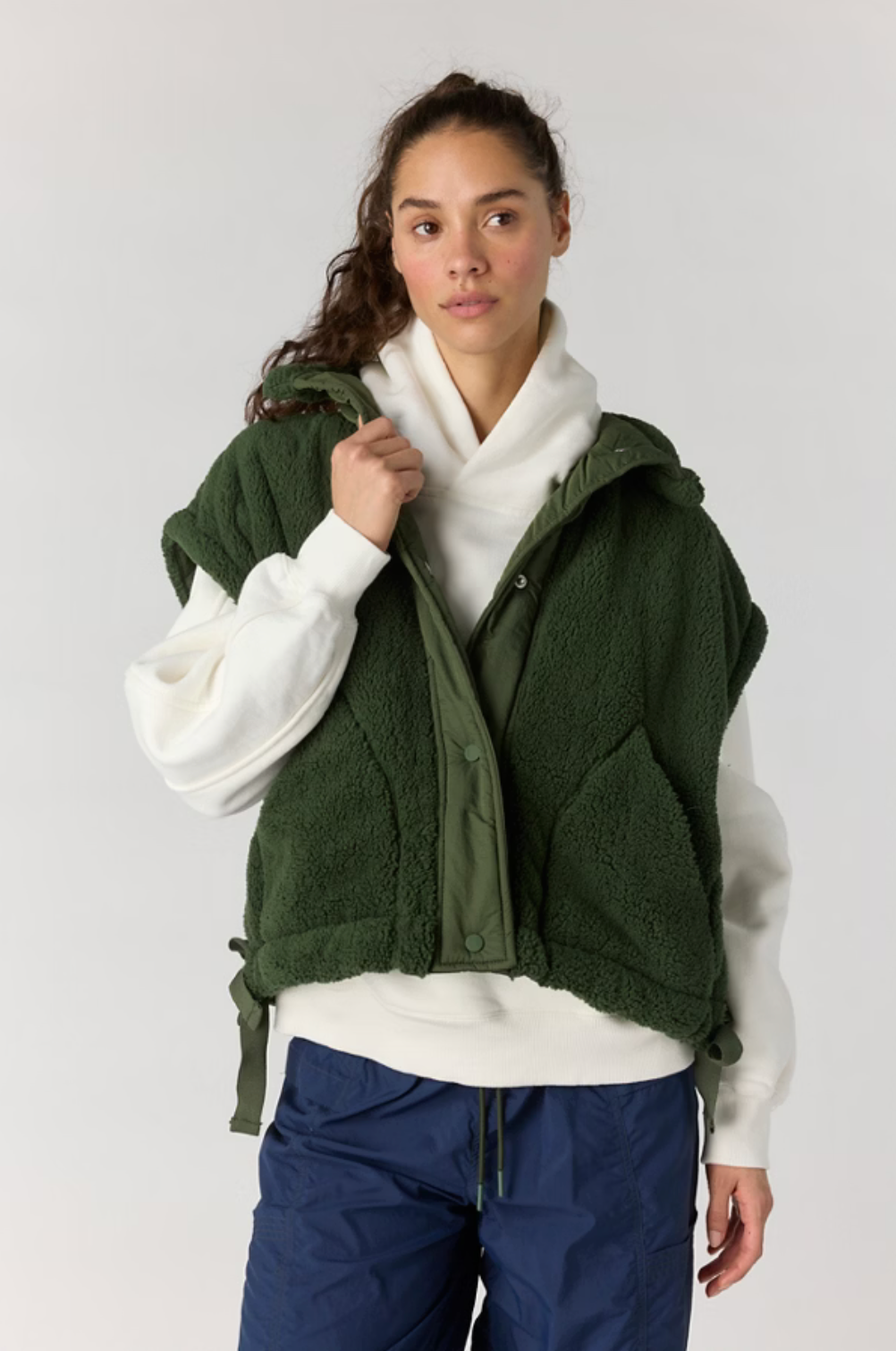 SCOUT IT OUT VEST / IVY