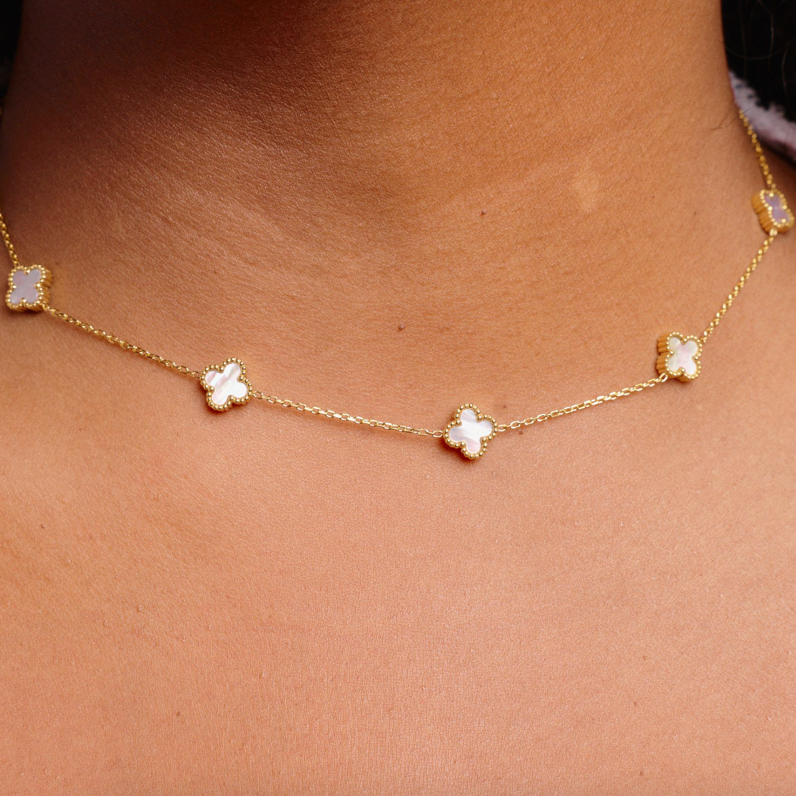 Mini White Flora Necklace