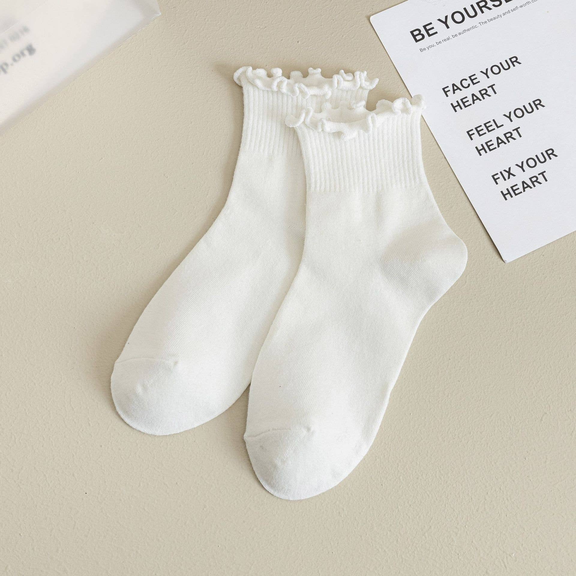 SOLID COLOR RUFFLE ANKLE SOCKS