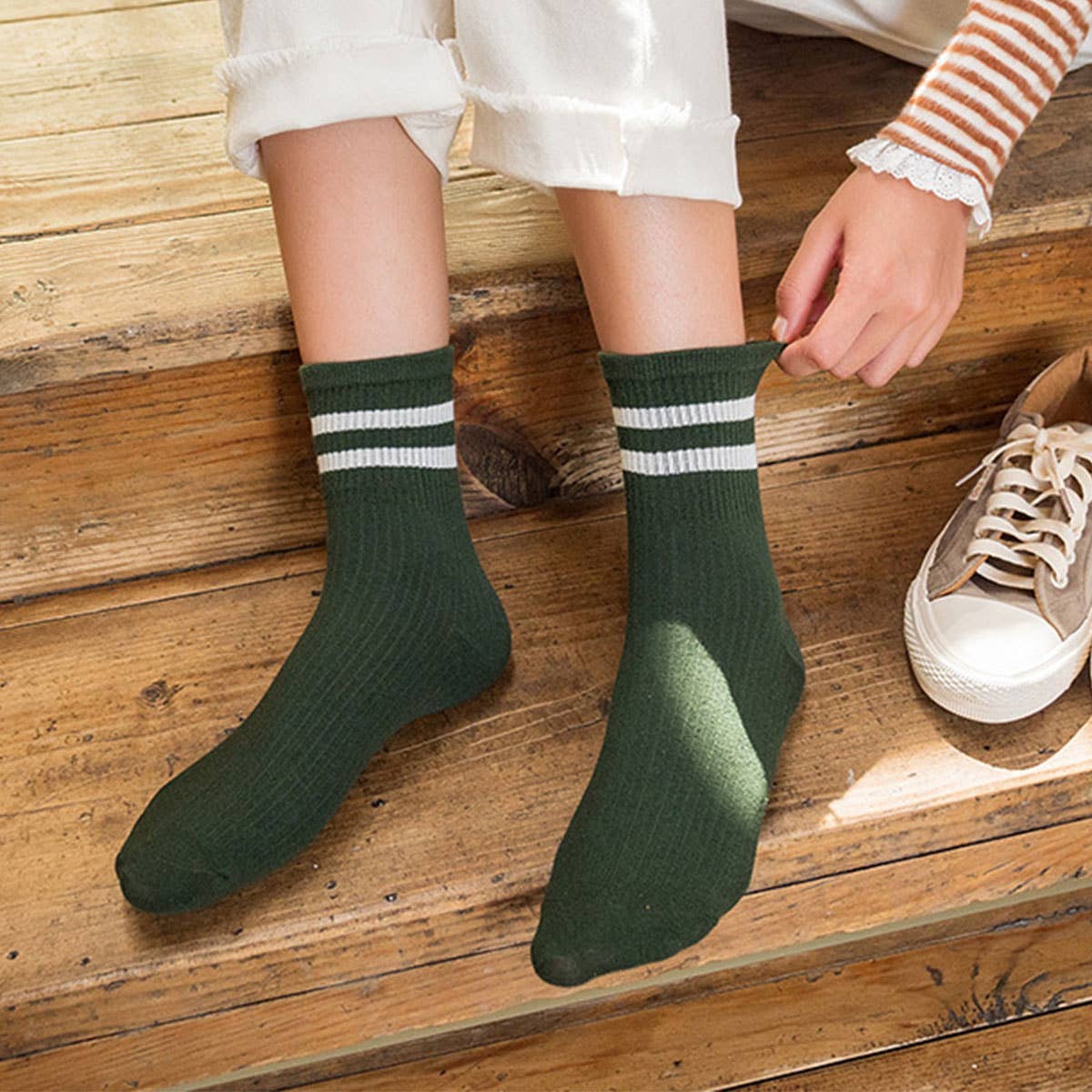 Classic Striped Pattern Crew Socks